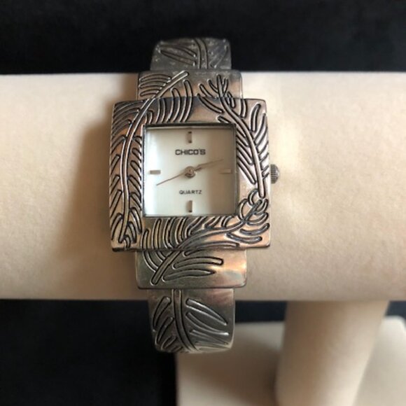 Chico's watch - tension band with etched designs, new battery. - Picture 2 of 3